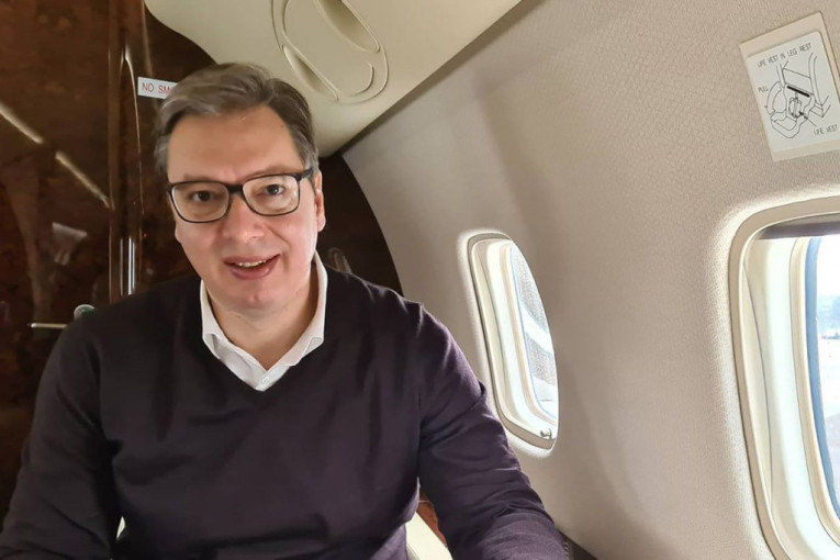 Predsednik Vučić na putu za Francusku, sutra se sastaje sa Makronom (FOTO)