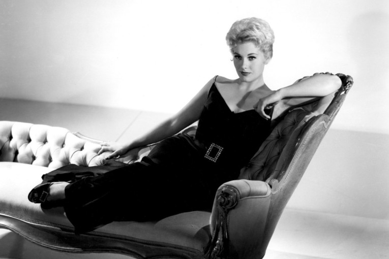 Glumici Kim Novak uručen počasni Zlatni lav za životno delo: Fatalna Hičkokova plavuša više ne liči na sebe (FOTO)