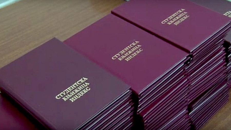 Detaljan vodič za upis na fakultete: Gde se prošle godine tražilo mesto više - šta će biti sa školarinama i kako da se izborite sa tremom?