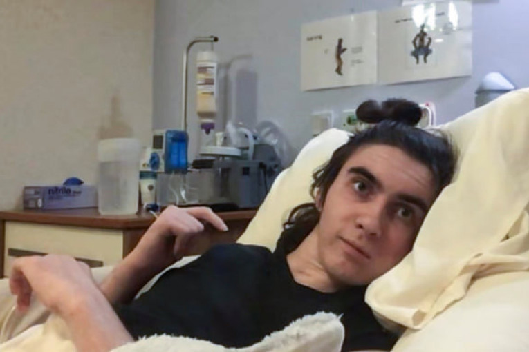"On je jedini čovek koji je dva puta imao kovid, a da to ni ne zna": Upoznajte tinejdžera koji je 11 meseci bio u komi