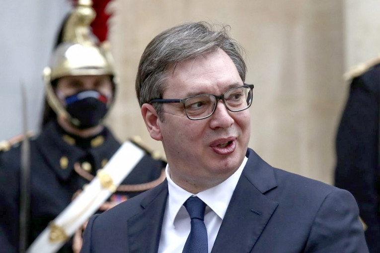 Američki Blumberg: Vučić svojom politikom učinio Srbiju vodećom u Evropi u vakcinisanju