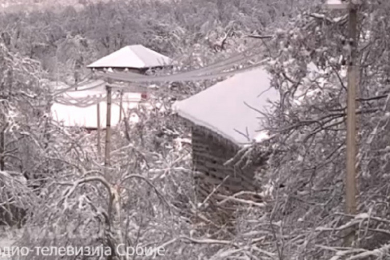 Kuršumlijsko selo Ljuša ovakvu zimu ne pamti: Žitelji već 20 dana bez struje