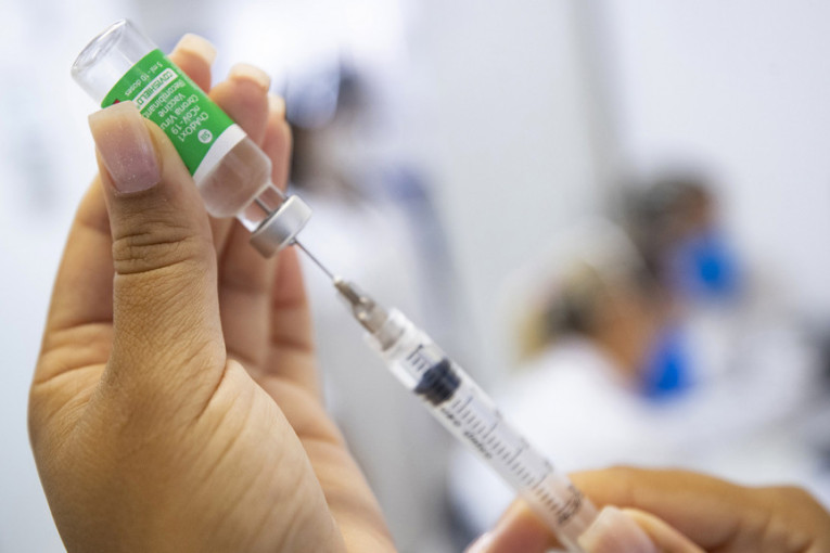 Prvu dozu vakcine u Britaniji primilo 11,5 miliona ljudi