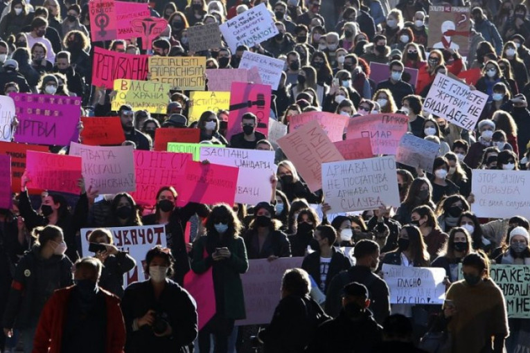 U Severnoj Makedoniji protest žena protiv onlajn seksualnog uznemiravanja: Zaev najavio blokadu "Telegrama"