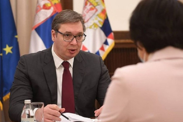 Predsednik Srbije sastao se sa ambasadorkom Čen Bo, dobio poziv predsednika Si Ðinpinga za Samit 9. februara