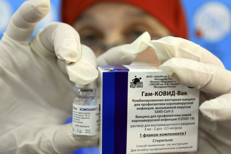 Stiže još 50.000 doza "sputnjik V" vakcine! Razgovor Vučića i Putina urodio plodom