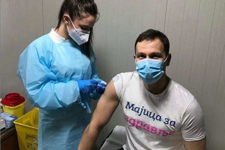 Ministar Mali primio vakcinu kineskog „Sinofarma”