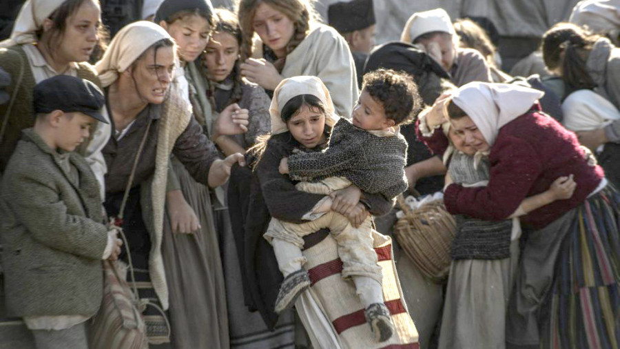 Mala Dara iz Jasenovca je porasla i promenila se: Završila je osnovnu školu, svi kažu da je prelepa! (FOTO)