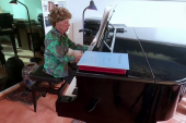 Francuskinja Kolet Maze, žena koja svira klavir više od jednog veka izdaje novi album (VIDEO)