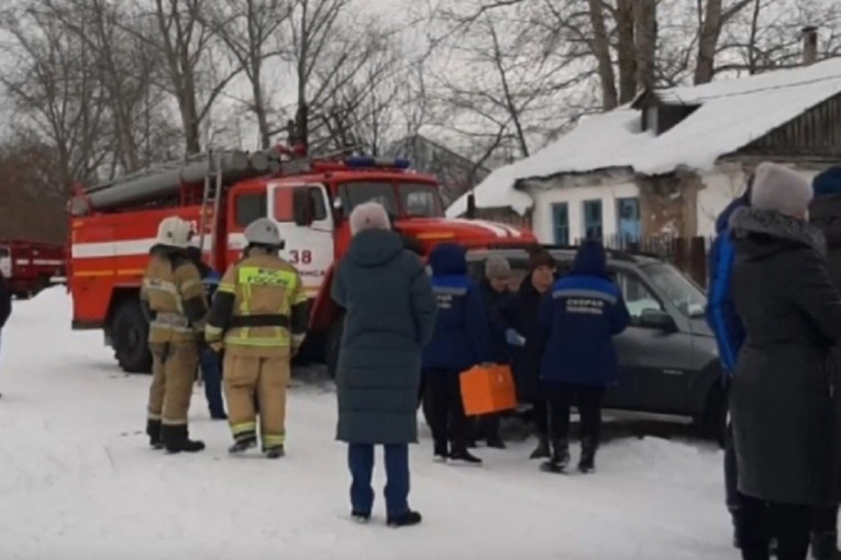 Strašna nesreća: Sneg se obrušio sa silosa, četvoro mrtvih (VIDEO)
