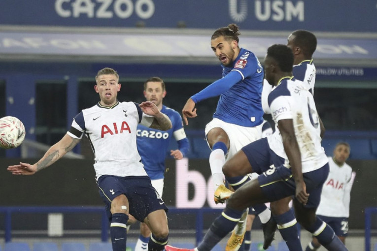 Spektakl na „Gudisonu“: Devet golova, pobeda Evertona i ispadanje Murinja