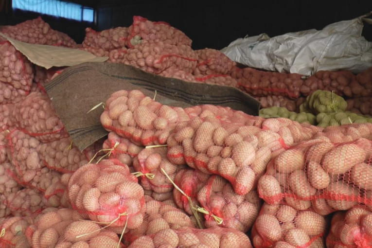 Zbog niske cene krompira, meštani Starih Banjana uputili apel Ministarstvu: Zaštitite nas!