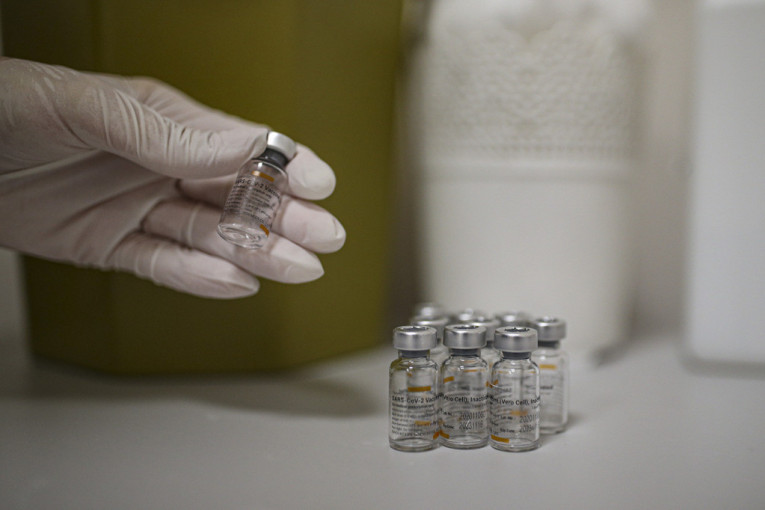 Evo šta da radite ako dobijete koronu između prve i druge vakcine