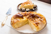 Recept dana: Domaći burek sa sirom kao od šale i kao iz pekare na uglu