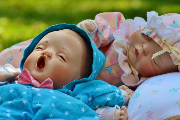 Žena tvrdila da je rodila mrtve blizance, na sahrani beba otkrivena zastrašujuća istina