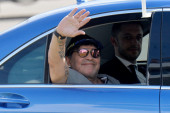 Prodaje se "porše" kojim je Maradona svojevremeno divljao po Sevilji