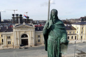 Obezbeđen monument, iako nije kulturno dobro: Spomenik Stefanu Nemanji dobio 24-časovnu stražu