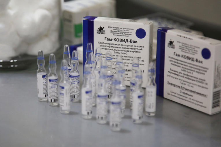 Nema više čekanja, izvor otkriva: Nemačka kupuje ruski "sputnjik V"