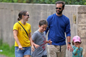 Natali Portman nosi reklamne majice, a ima milione na računu: Sreća sa porodicom je najvažnija (FOTO)