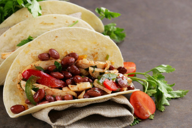 Recept dana: Takosi s piletinom i pasuljem, meksičko jelo za koje se uvek traži repete