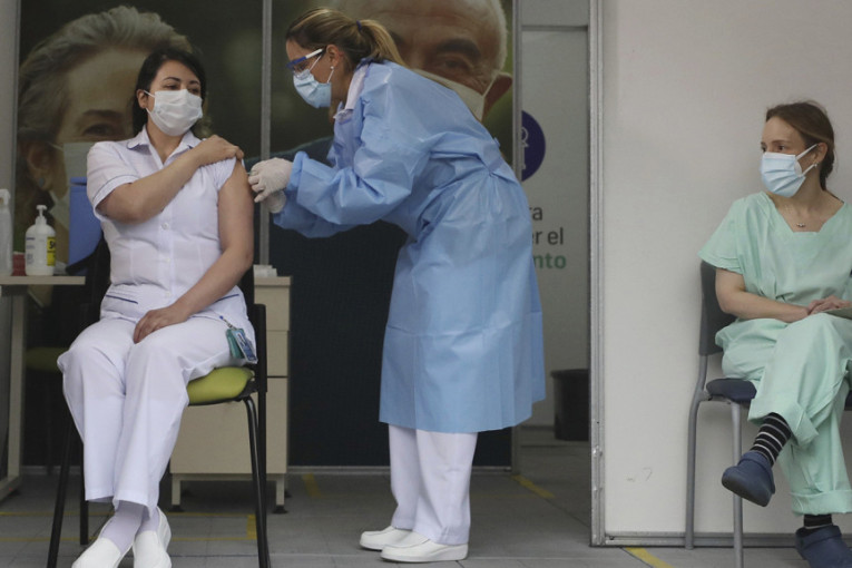 Počela imunizacija u Surčinu: Prvu dozu vakcine primilo oko 5.000 građana