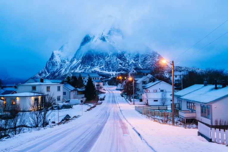Kad zakažu oblaci, na scenu stupaju gradske vlasti: Norvežani pomeraju planine da bi građanima omogućili beli pokrivač