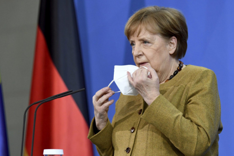 Merkel pritiska države da kontrolišu širenje zaraze