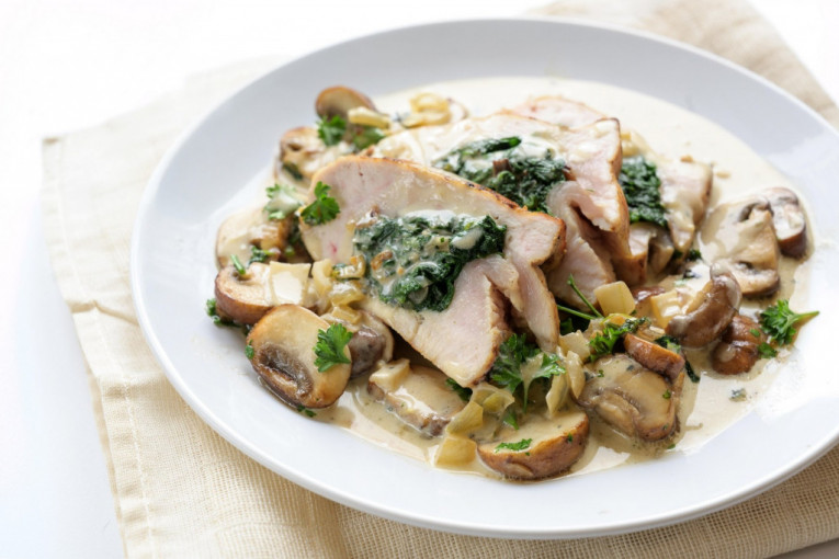 Recept dana: Toskanska piletina u kremastom sosu sprema se za 20 minuta