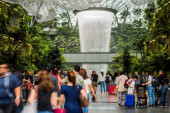 Singapur ima najlepši aerodrom: U njegovom središtu se nalazi najveći zatvoreni vodopad
