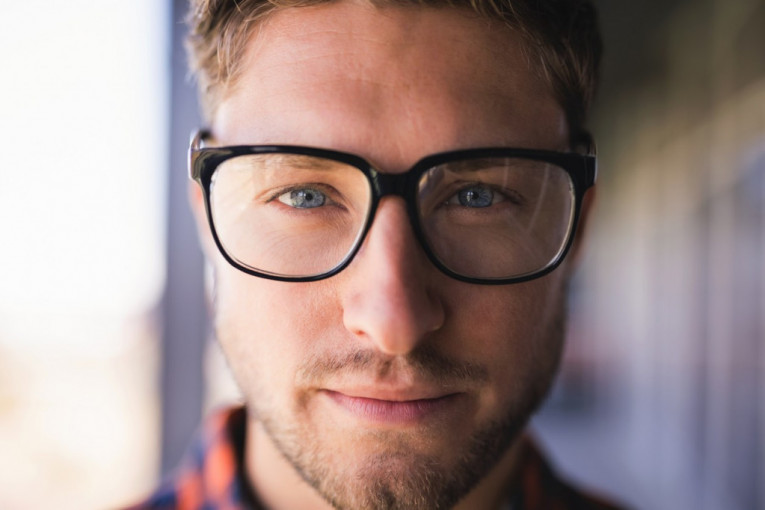 Srednjovekovni stereotip: Da li nas naočare čine pametnijima?