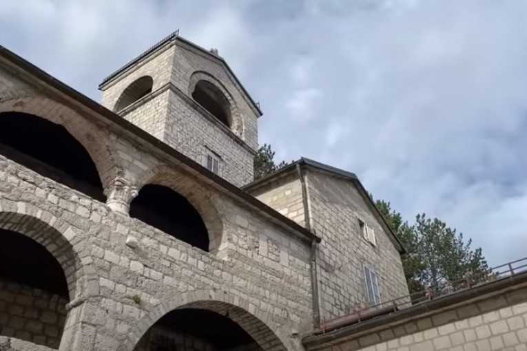 Skandalozan video: Vojsku Srbije i BIA optužuju za okupiranje Cetinjskog manastira i planiranje masakra