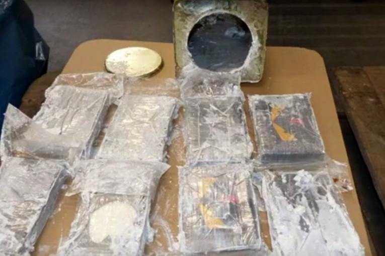 Najveća zaplena u Evropi ikada: Nemački carinici pronašli 16 metričkih tona kokaina sakrivenih u 1.700 limenki(VIDEO)