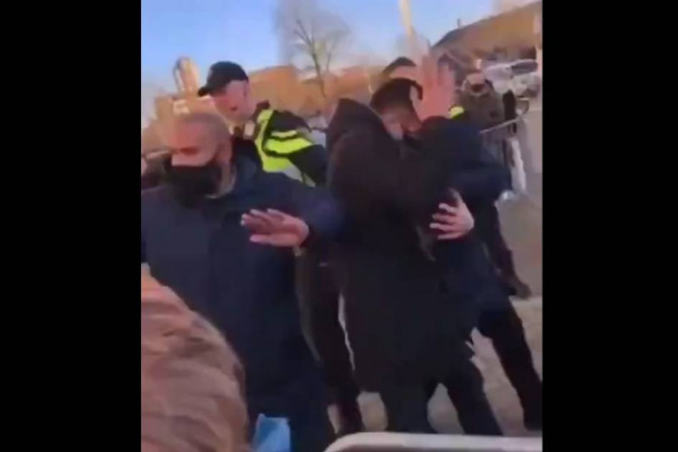 Skandal: Navijači napali Tadića (VIDEO)