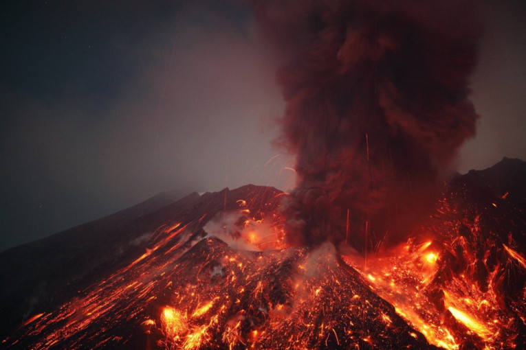 Opasnost od nove erupcije vulkana: Hitna evakuacija više desetina hiljada ljudi!