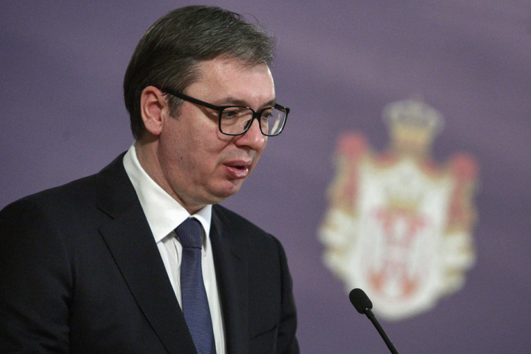 Predsednik Vučić se večeras obraća javnosti iz Abu Dabija
