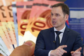 Građanima 20 evra, više para i za investicije: Vlada usvojila rebalans budžeta