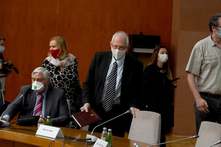 Završena sednica Kriznog štaba, očekuju nas nove mere