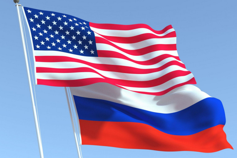 Amerika otpušta 182 službenika diplomatskih misija u Rusiji