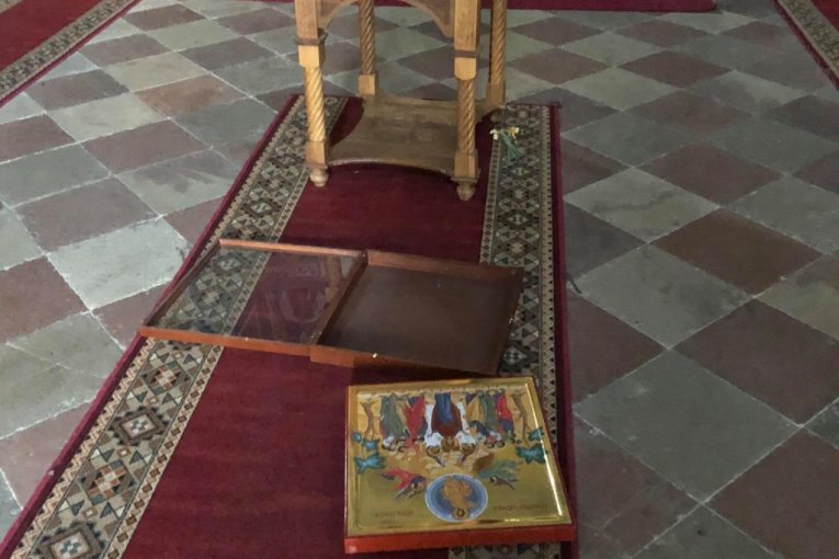Oskrnavljena srpska svetinja u Hrvatskoj: Provaljeno u pravoslavnu crkvu u Šibeniku (FOTO)