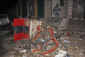 Ciljano postavljen na prometno mesto: U eksploziji automobila bombe najmanje 20 mrtvih