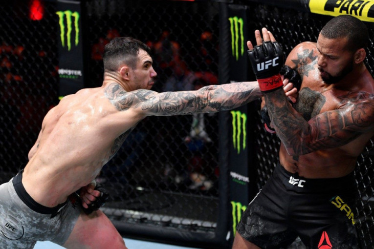 Rakić je nezaustavljiv, i Brazilac je pao: Biću novi UFC šampion! (VIDEO)
