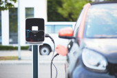 Sa mobilnih na e-vozila: Nakon potvrde proizvodnje električnih automobila uzletele akcije Šaomija