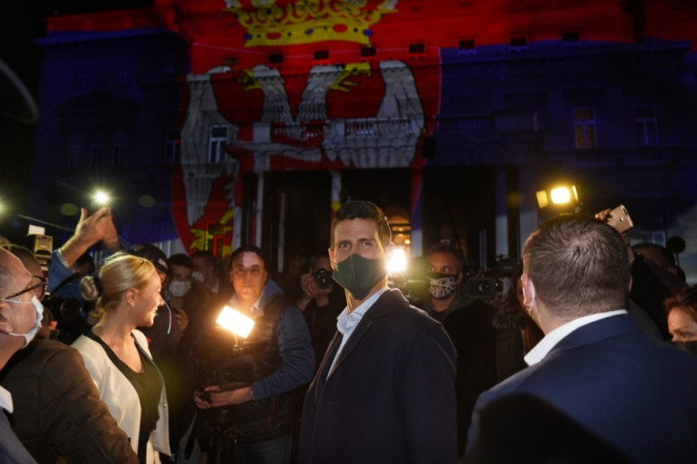 Šampionska tradicija nije izneverena: Novak stigao u Skupštinu grada (FOTO, VIDEO)