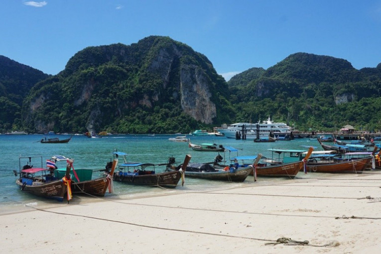 Biće im teško: Turisti u Tajlandu dvonedeljni karantin moraju da provedu na jahtama