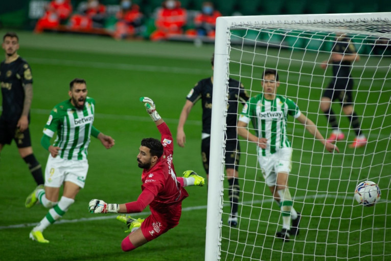 Ukoliko ispadne iz Primere, Alaves će progoniti utakmica u Sevilji