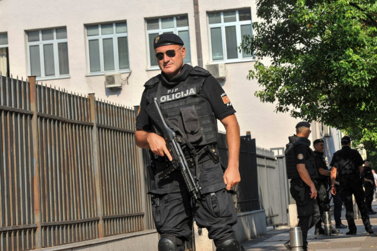 Poslanici na Cetinju danas pod zaštitom policije