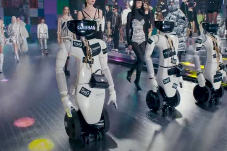 Roboti debitovali na modnoj reviji u Milanu
