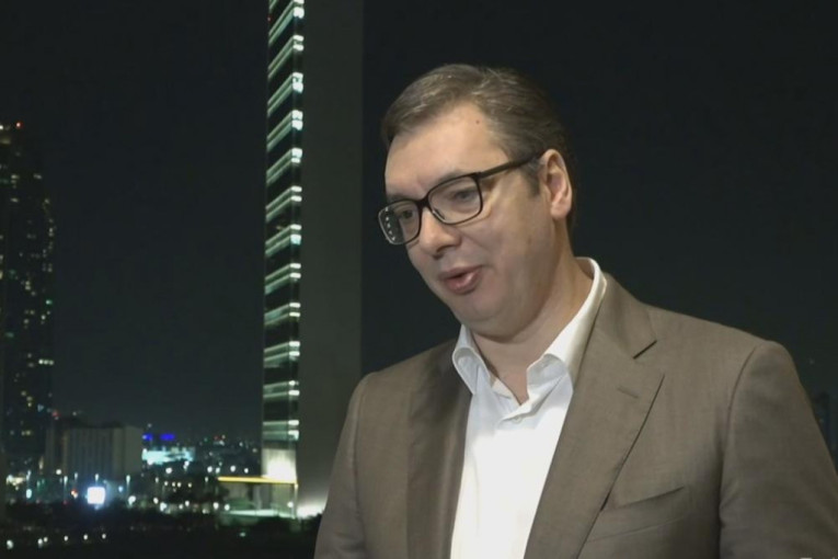 Predsednik Vučić iz Abu Dabija o mafiji u politici: Jeste li vi narodne pare sakrili na Mauricijusu?