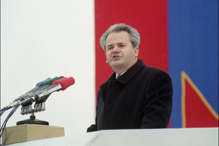 I osuđivan i branjen u javnosti: Slobodan Milošević je pre 15 godina preminuo u Hagu (VIDEO, FOTO)