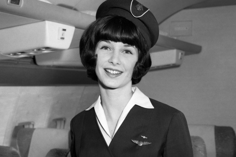 Prve stjuardese su bile medicinske sestre – kako bi smanjile strah od letenja